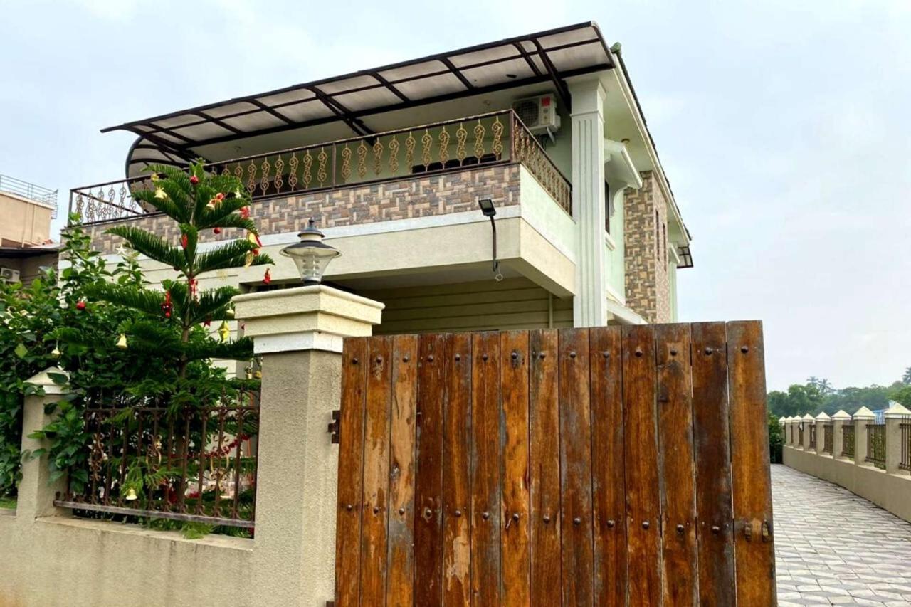 Nessies Nagaon Villa Alībāg Dış mekan fotoğraf